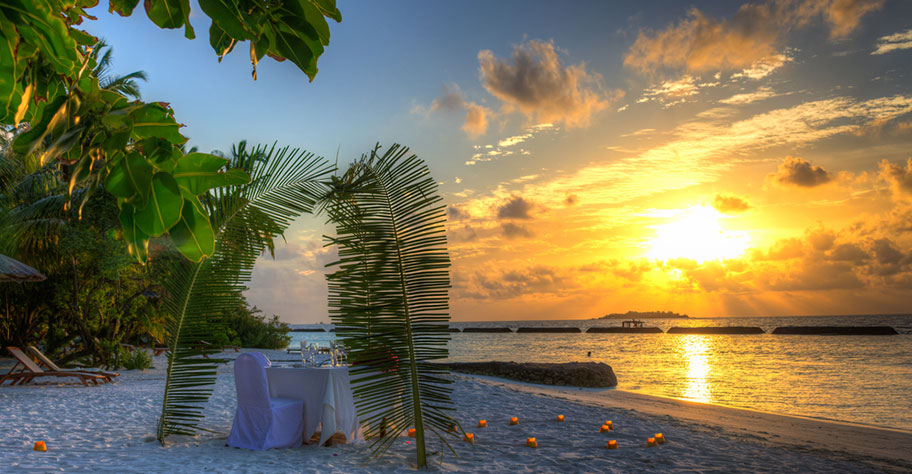 Barbados honeymoon Candle Light Dinner am Strand Sunset