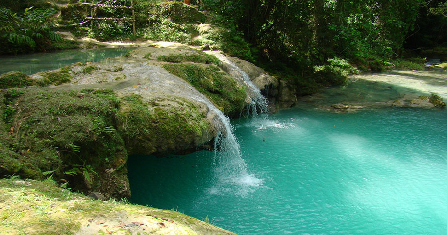 Jamaika Flitterwochen buchen Blue hole falls