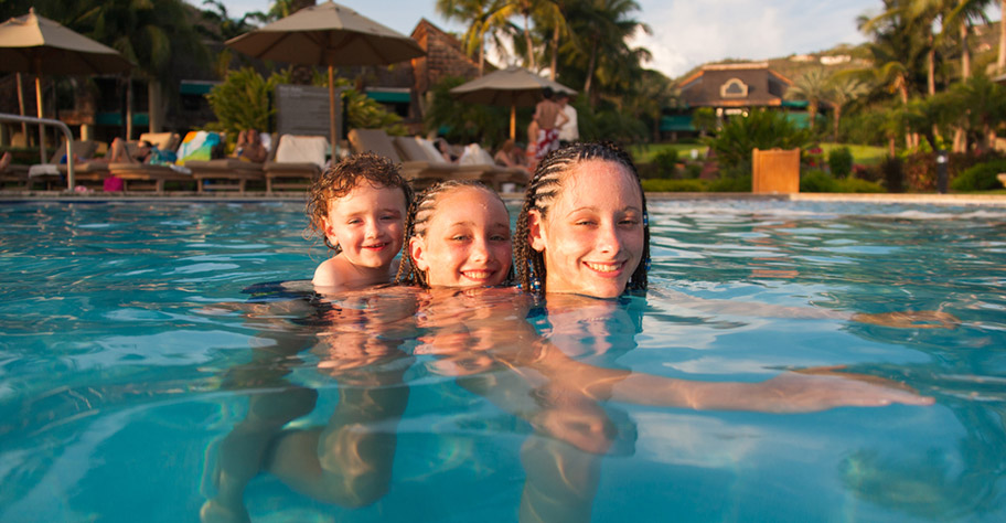 Guadeloupe Familie Ferien Pool Kinder